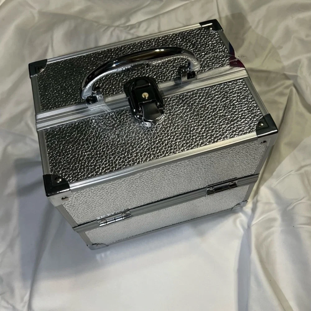 Sliver Caboodle - Makeup box with Lock and Keys